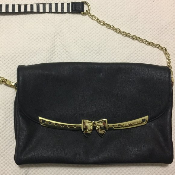 BETSEY JOHNSON NWOT CROSSBODY - Picture 1 of 4